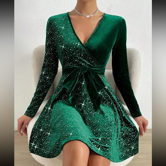 Dresses & Skirts - Luxe surplice neck velvet belted holiday party dress